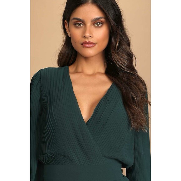 Lulu’s Date Night Vibes Dark Green Pleated Long Sleeve Romper Size Small NWT - Picture 3 of 5